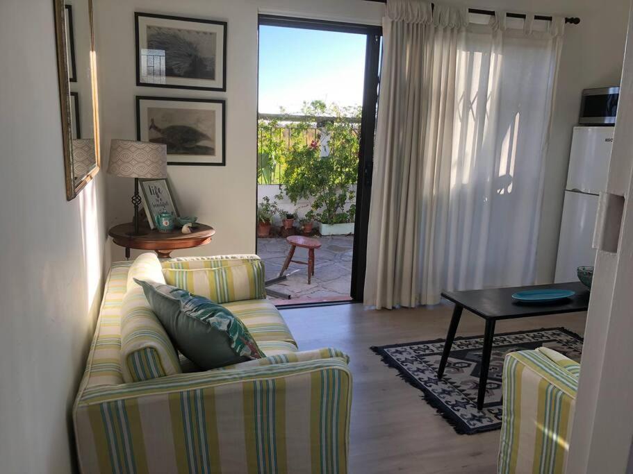 The Speckled Egg, 4 Promenade Rd, Lakeside, Kaapstad